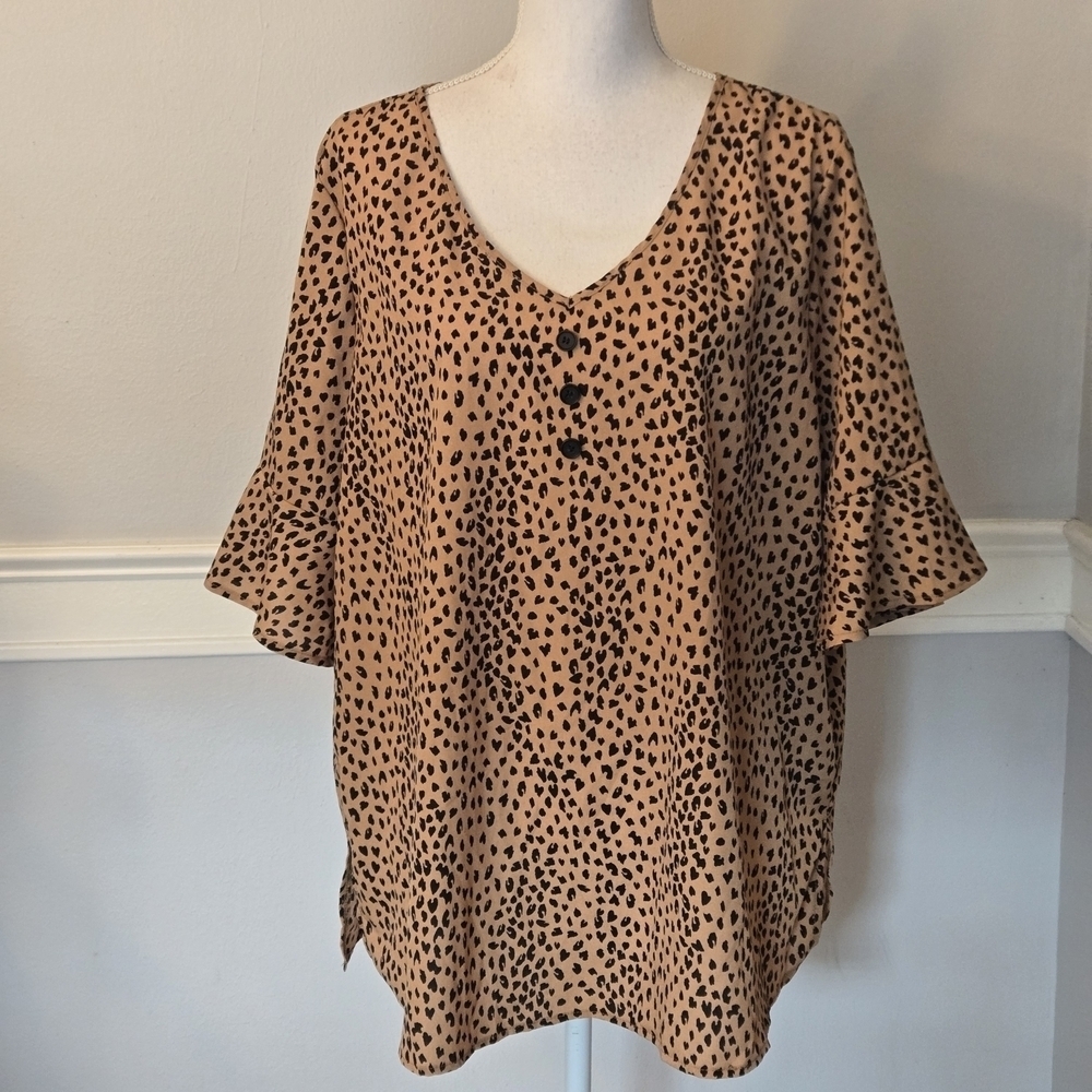 Emery Rose Women's 3XL Animal Print Blouse Tan Black 3/4 Bell Sleeves Side Slits